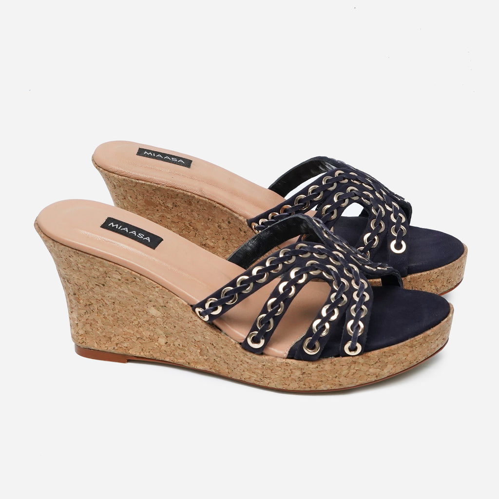 Zee Eyelet